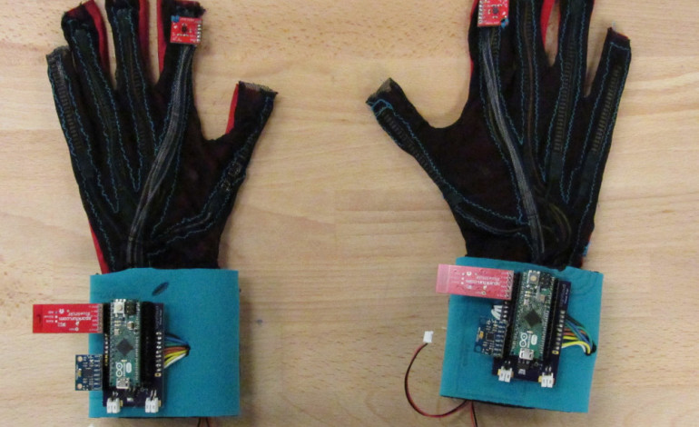SignAloud-gloves-e1461311606806-770x470.jpg