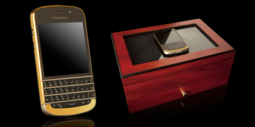 24 karat altından BlackBerry Q10 satışa sunuldu