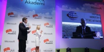 Microsoft Açık Akademi ile 5 yılda 1 milyon genç uygulama yazacak