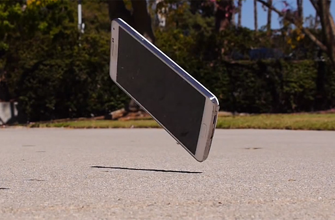 Galaxy Note 3’ü yerden yere vurdular