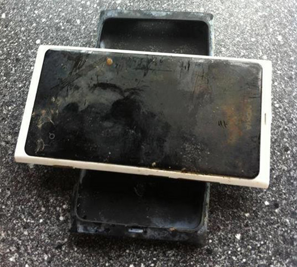 nokia-lumia-800-gol