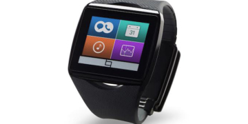 Qualcomm Toq akıllı saat piyasada!