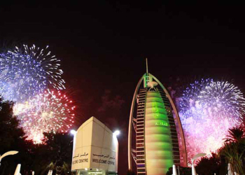 Dubai, 2014'e havai fişek rekoruyla girdi