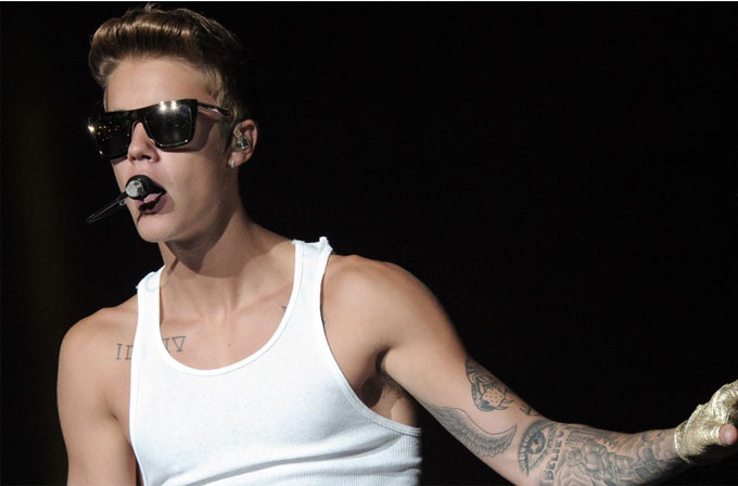 Öğrenciler Justin Bieber’ın şarkılarını dinlememek için bağış yaptı