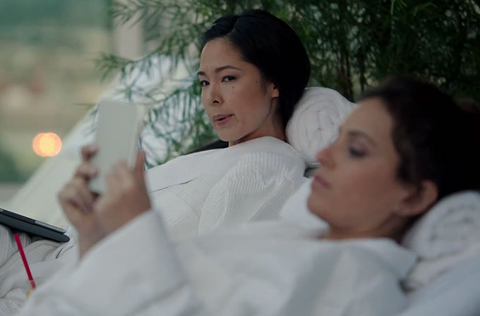 Samsung’un yeni reklamında diğer tabletlere göndermeler var