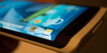 Yeni Galaxy Note üç taraflı erkana mı sahip olacak?