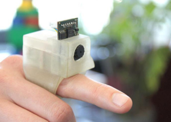 FingerReader ile engeller yıkılıyor