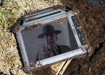 Xplore'dan taş gibi tablet: XC6