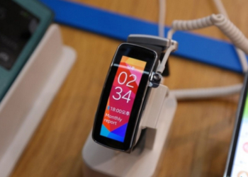 Samsung Gear Fit ile de pazarda mutlu