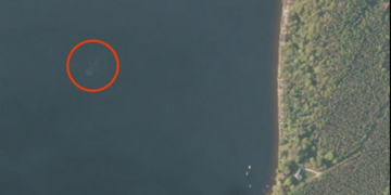 Loch Ness canavarını Apple Maps'te gördüler