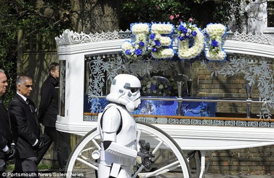 boys-star-wars-funeral-1