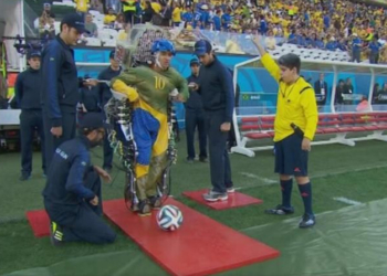 Robotic exoskeleton, Juliano Pinto, felç hastası