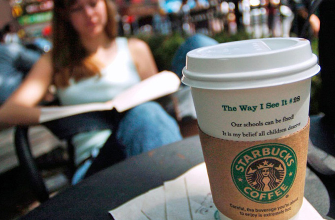 Starbucks çalışanlarını üniversiteye gönderiyor