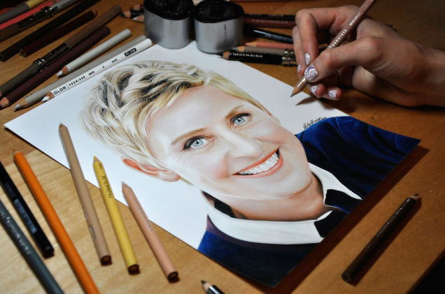 Galeri: Sadece renkli kalemlerle harika portreler çizen genç Ellen Degeneres