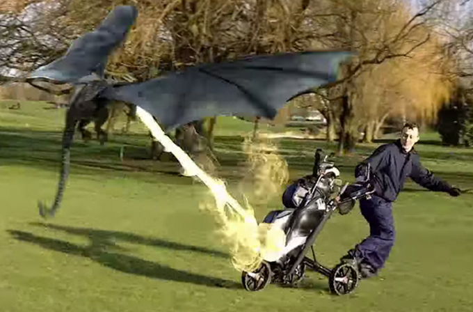 Video: Golf oynayan adamı Game of Thrones ejderhası kovaladı ...