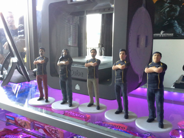 3D yazıcıdan çıkartılmış e-spor oyuncuları figürü Dignitas oyuncu figürleri