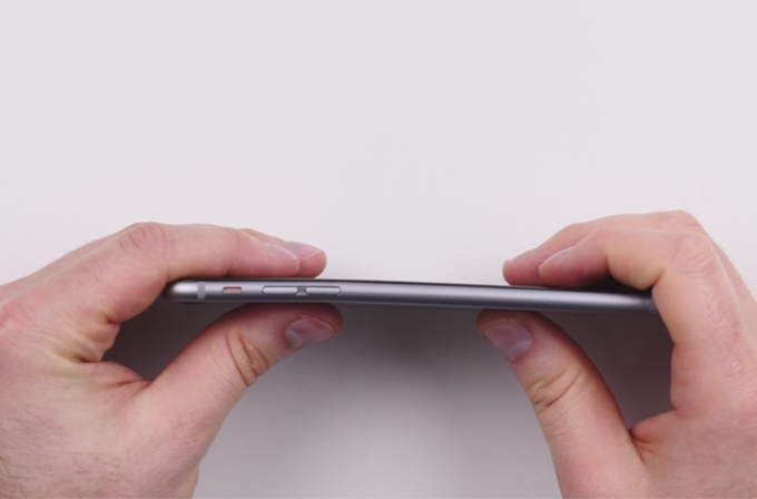 iPhone 6 bükme testi