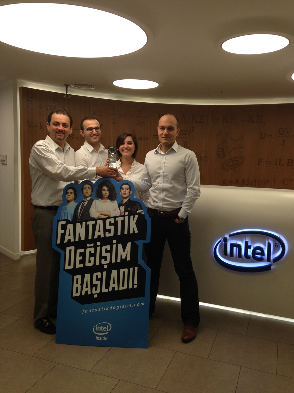 Intel'in "Fantastik Değişim"ine 7 Kristal Elma Ödülü Hardware Plus HWP
