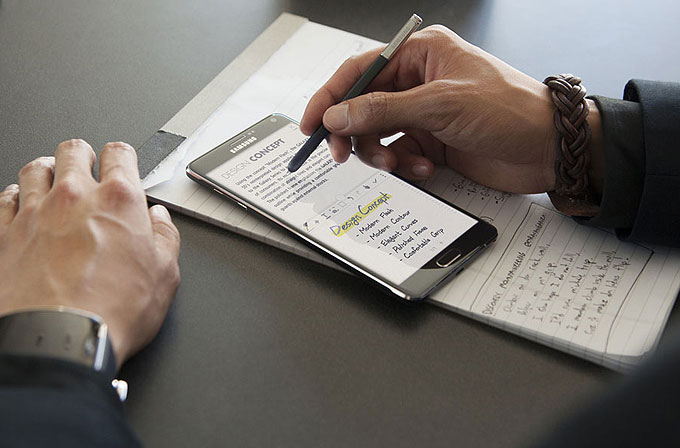 Galaxy Note 4, ilk güncellemesini aldı Galaxy Note 4, ilk güncellemesini erkenden aldı.