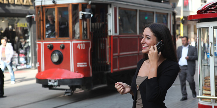 Turkcell’liler bayram tatili boyunca cepten 910 milyon kısa mesaj (SMS) gönderdi.