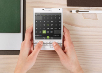 Blackberry'den iPhone'unu getirene 550$ indirim