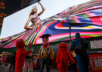 Time Square'in yeni reklam panosu