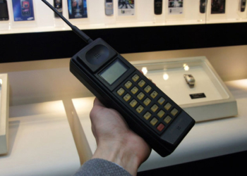 Samsung'un ilk telefonunu görmüş müydünüz?