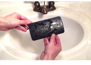 Video: Nexus 6'nın IP sertifikası yok ancak su geçirmezliği var