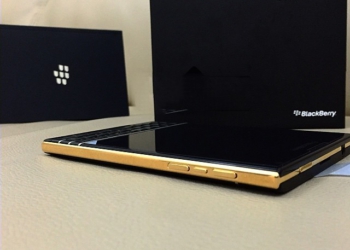 Blackberry'den Passport'a altın makyajı