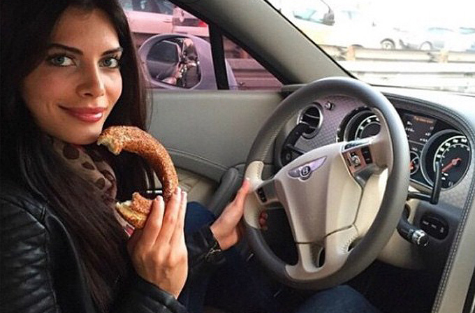 Instagram'da Türkiye'nin zengin çocukları: 'Rich Kids of Turkey'