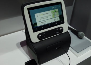 Panasonic entegre tablet ile araçlarda!