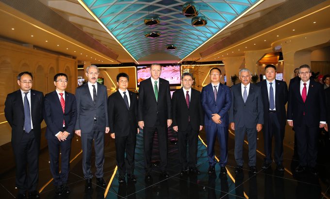Cumhurbaskani Recep Tayyip Erdogan-Turkcell YK Baskani Ahmet Akca-2