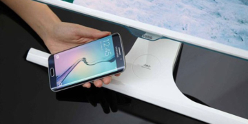 Samsung'tan kablosuz şarj sunan monitör!