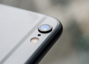 iPhone 6s bükülme testinde iPhone 6'dan sağlam çıktı