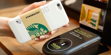 Starbucks'tan dokunarak ödeme yapabileceğiniz akıllı telefon kılıfı