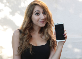 Kız Bakışı: Galaxy Note 5 (Ayça Ergun)