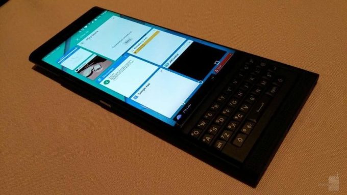 Previously-leaked-photos-allegedly-showing-the-BlackBerry-Priv--Venice