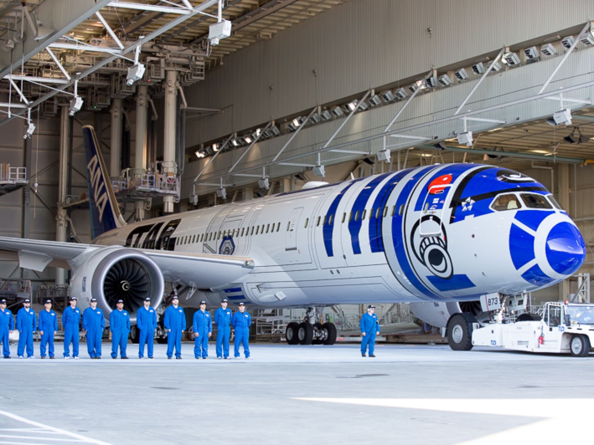 r2-d2-dreamliner-1