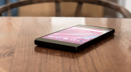 xperia-e5-lifestyle-siyah