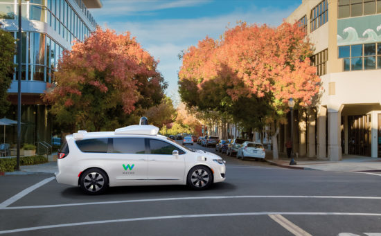 Google'ın Waymo Markası için 100 Chrysler Minivan Hazır