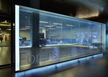 Microsoft Cybercrime Center. Redmond, Washington.Image license: Olson Kundig Architects, Microsoft and Schuchart.© Copyright 2013 Benjamin Benschneider All Rights Reserved. Usage may be arranged by contacting Benjamin Benschneider Photography. Email: bbenschneider@comcast.net or phone: 206-789-5973.