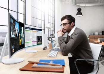 Samsung Oyunculara Özel Yeni Monitörünü Duyurdu