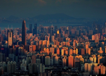 Shenzhen Elektronik Fabrikası Çalışanları Kendi Teknolojilerini Geliştirdi