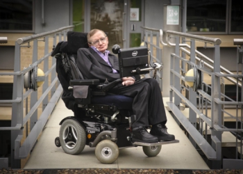 Stephen Hawking Yapay Zekanın Tehlikelerine Dikkat Çekti