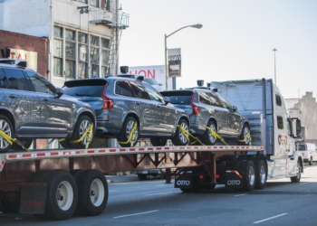Uber Sürücüsüz Araçlarını San Francisco'dan Arizona'ya Taşıyor
