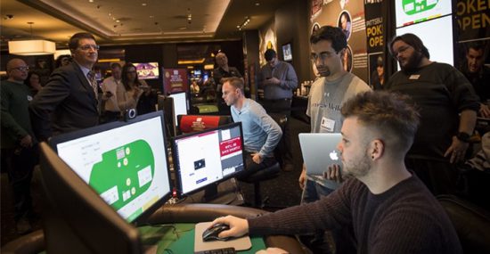 Poker Oynayan Yapay Zeka Kazanmaya Kaldığı Yerden Devam Ediyor