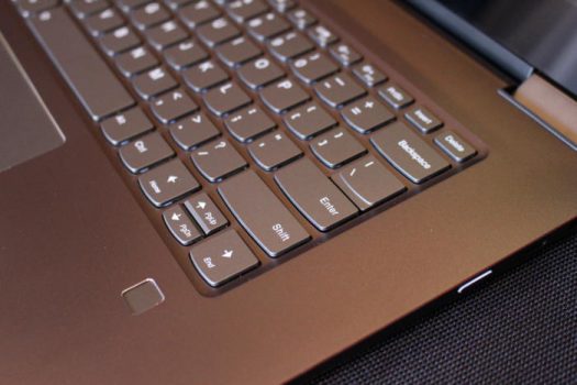 Lenovo Yoga 720 Dizüstü Bilgisayarlarına Parmak İzi Okuyucu Getiriyor