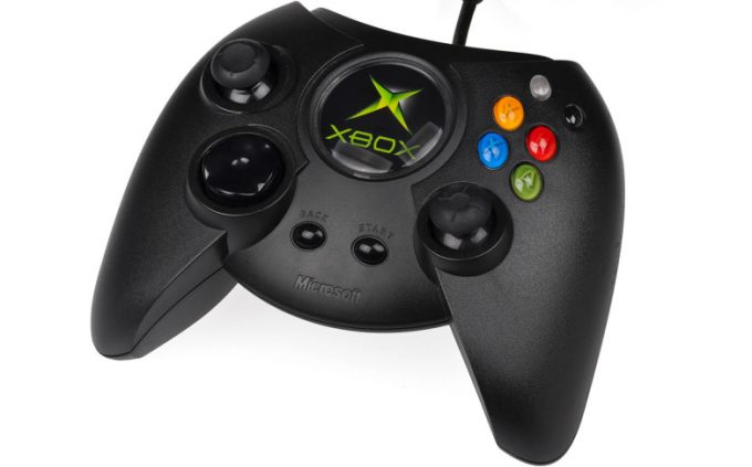 Orijinal Xbox'ın Klasik Duke Kontrolcüleri Tekrar Geri Geliyor