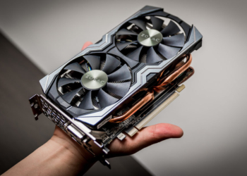 Dünyanın En Küçük Nvidia GTX 1080 Ti Kartı Bile Dev Gibi