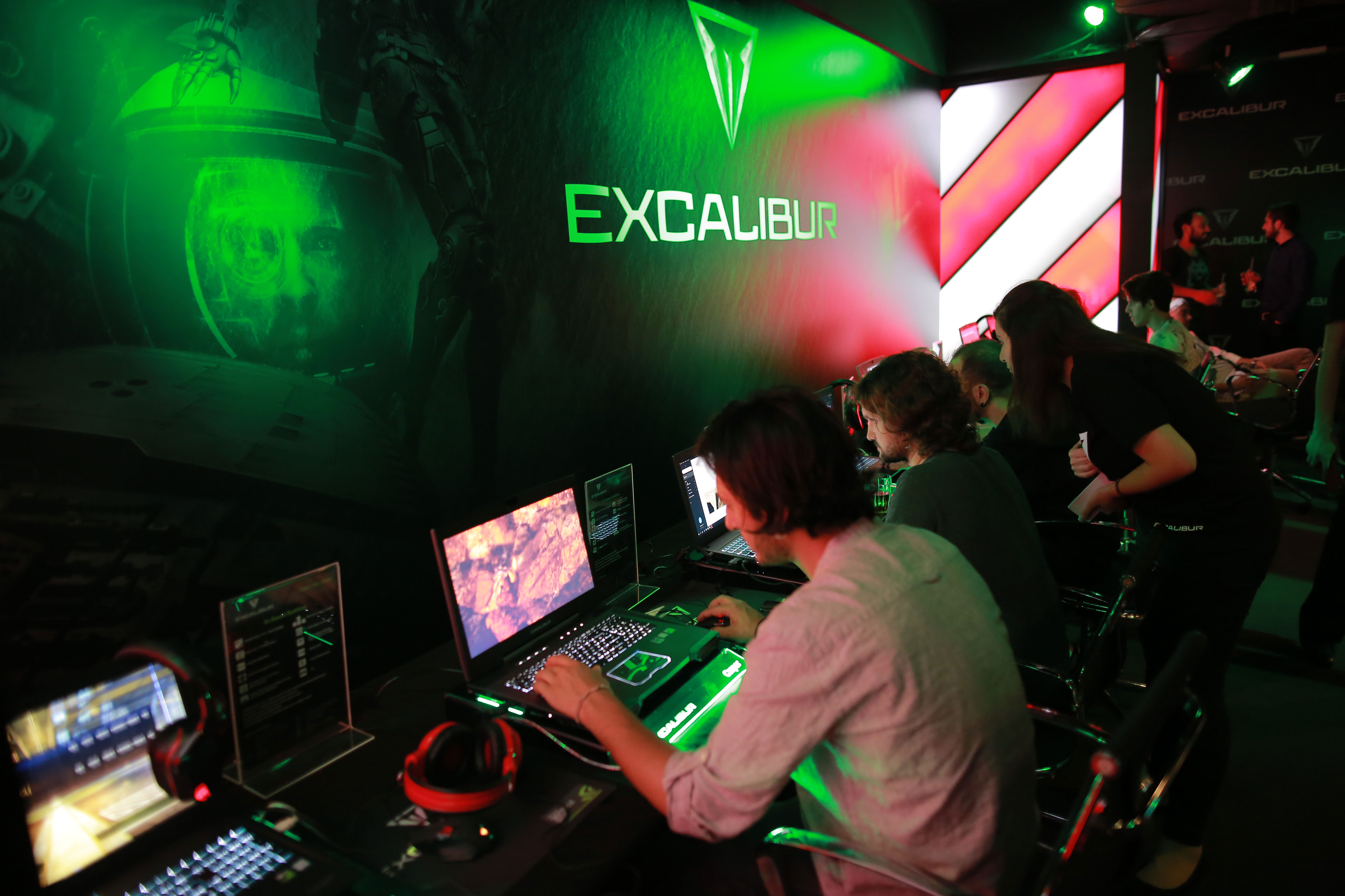 Casper Excalibur 1 Yaşında!
